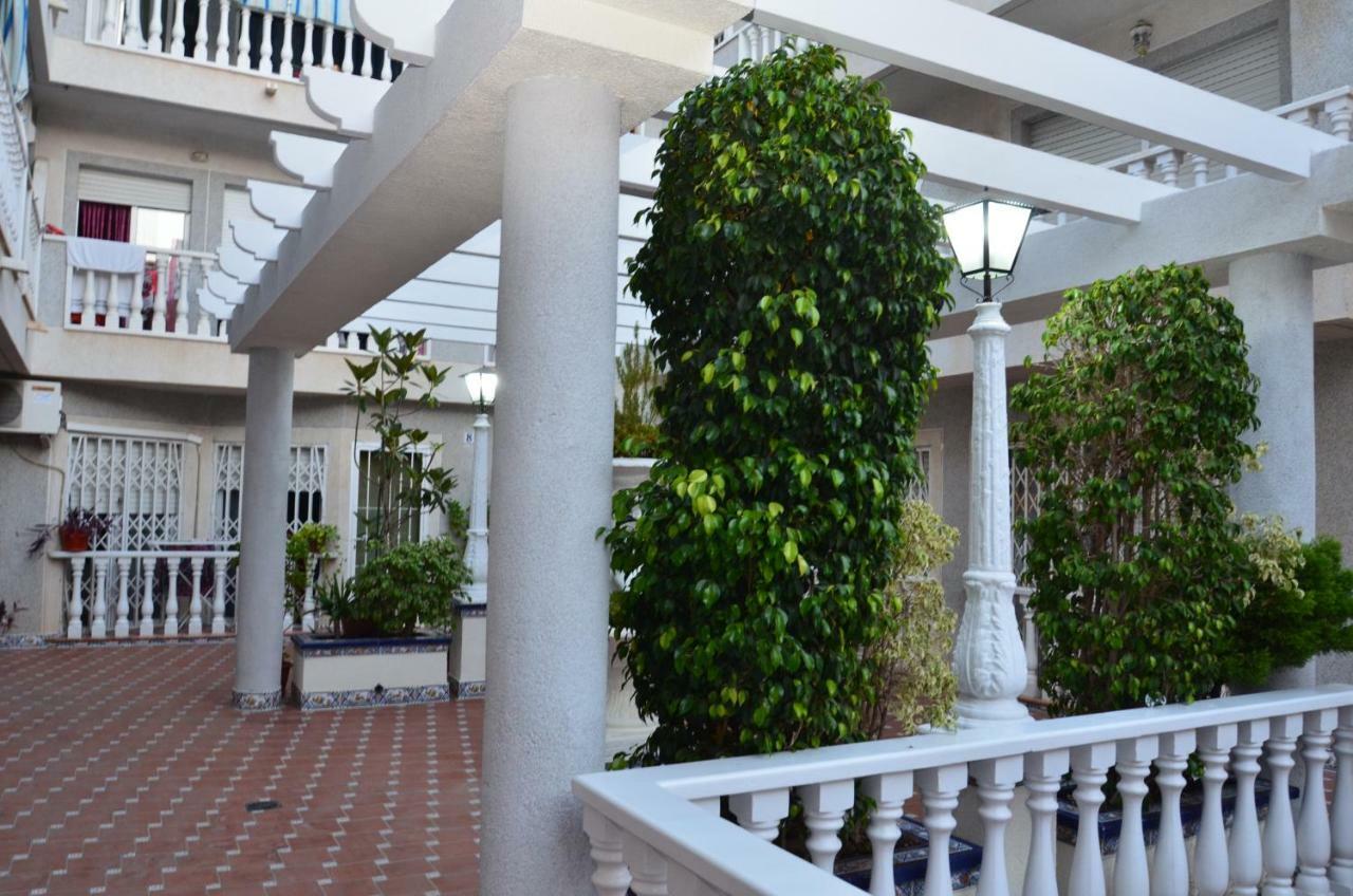 Apartamento Oslo Apartment Torrevieja Luaran gambar